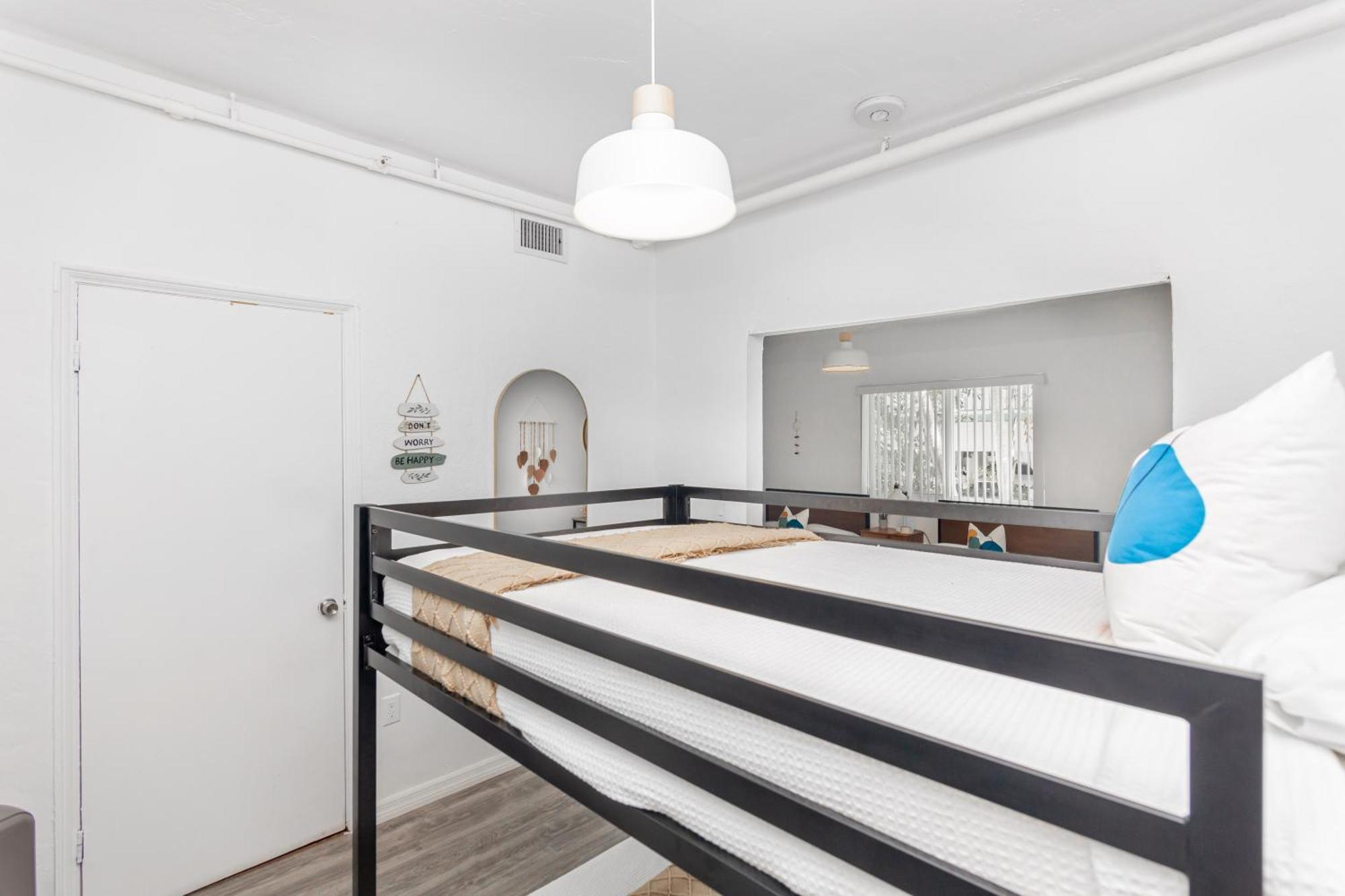 West Deco Apartahotel Miami Beach