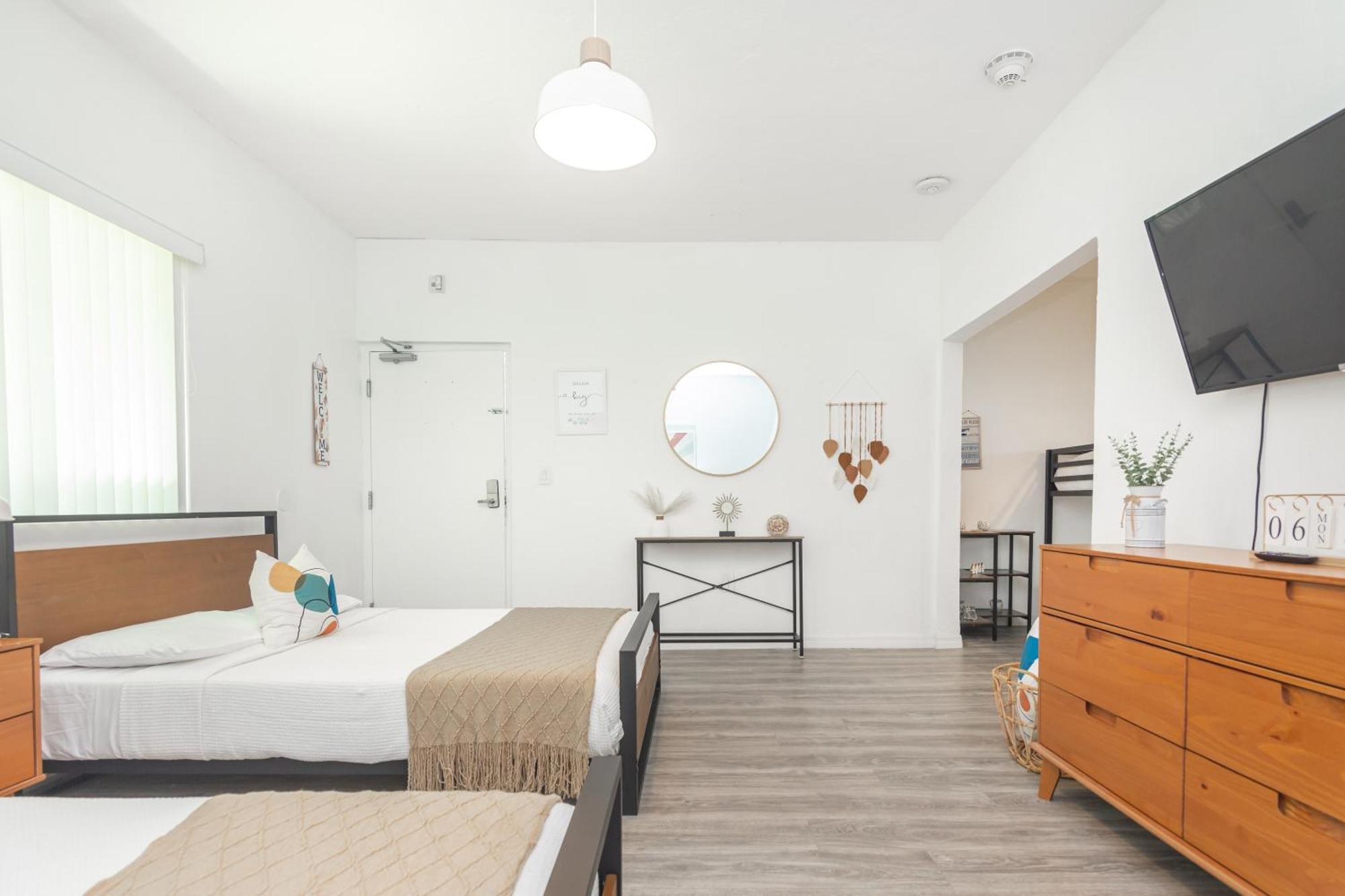 West Deco Apartahotel *